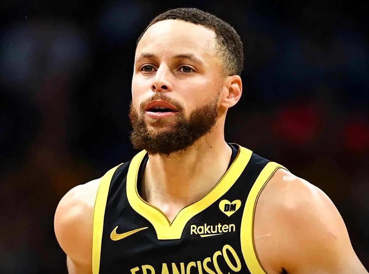 Kaiyun- 库里连续11场30+ 