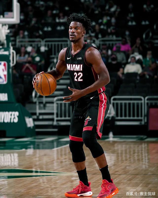 Kaiyun-包含Scout回归赛场，精彩发挥首场状态亮眼，雄鹿观众沸腾！的词条